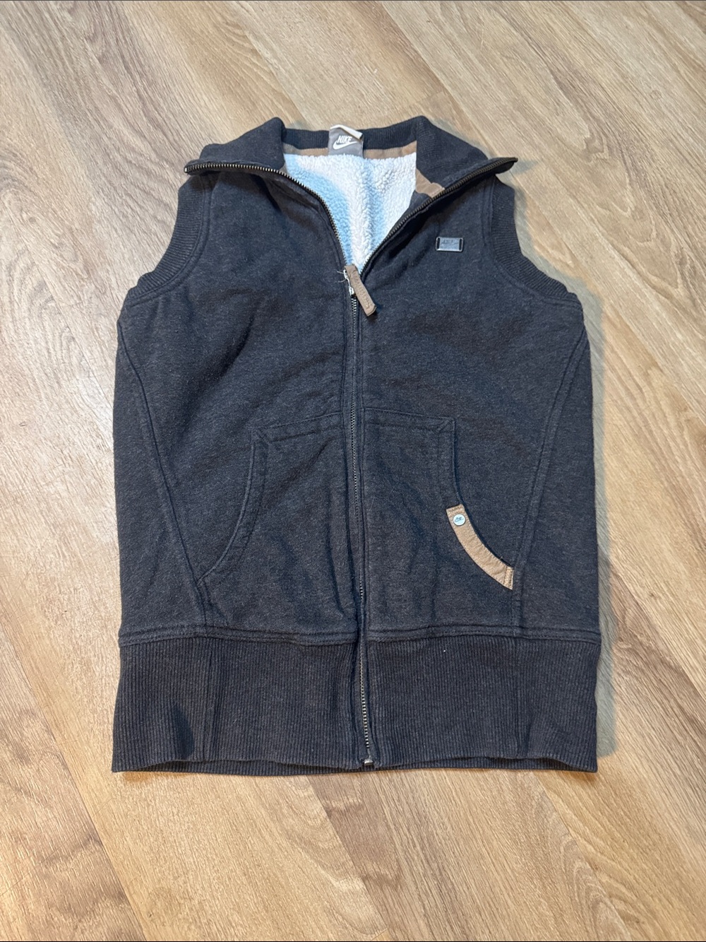 Nike  Black Sherpa-Lined Zip-Up Vest with Brown Trim women’s Small